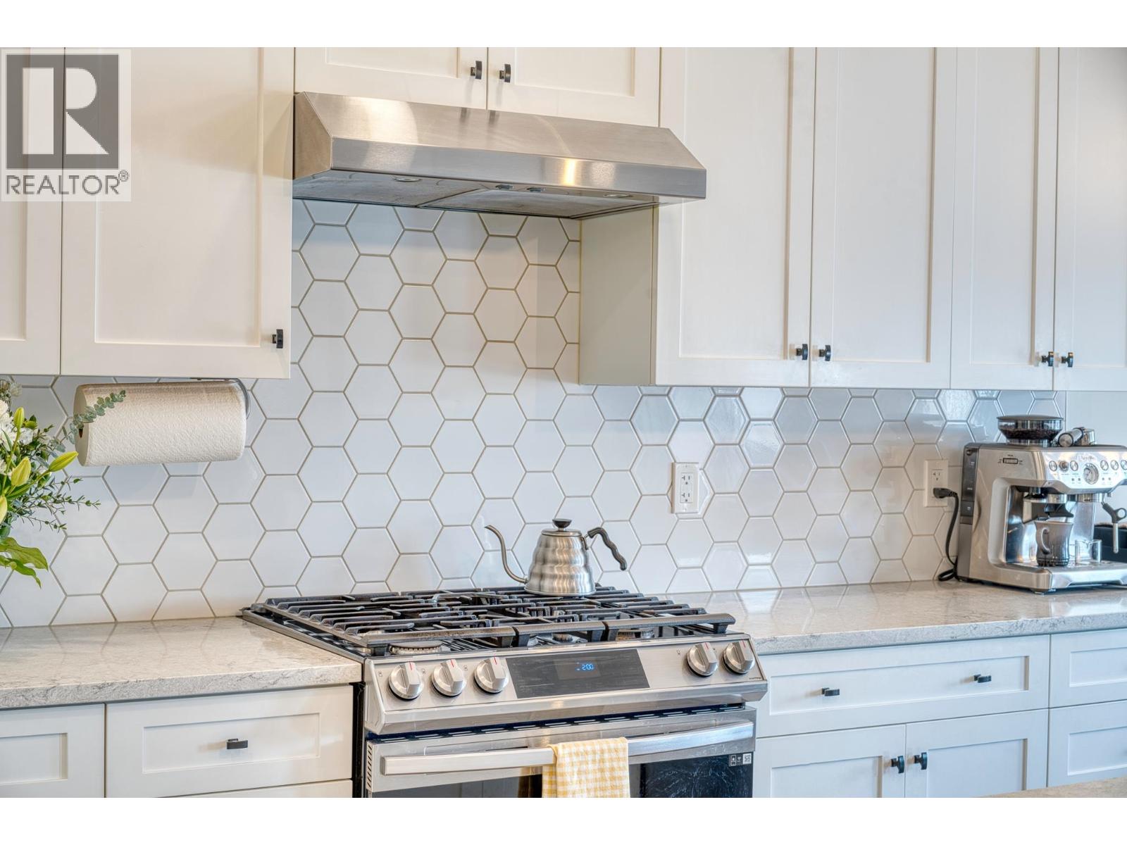 11112 115 Avenue, Fort St. John, British Columbia  V1J 0N4 - Photo 5 - R3084578