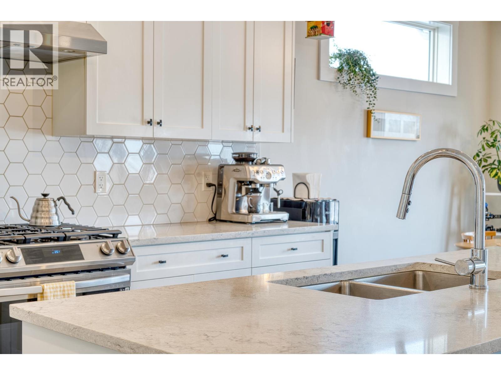 11112 115 Avenue, Fort St. John, British Columbia  V1J 0N4 - Photo 6 - R3084578