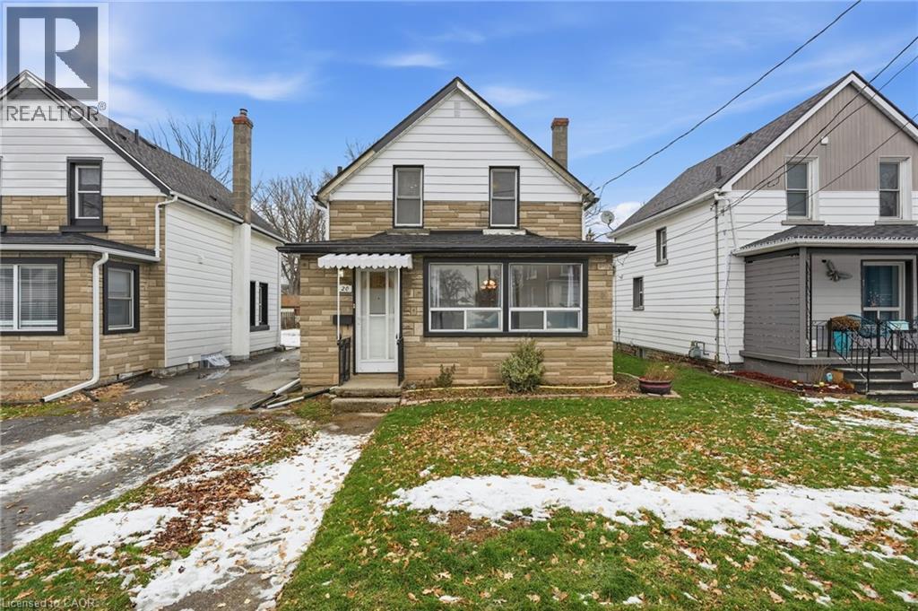 20 York Street, Welland, Ontario  L3B 4A6 - Photo 2 - 40794306