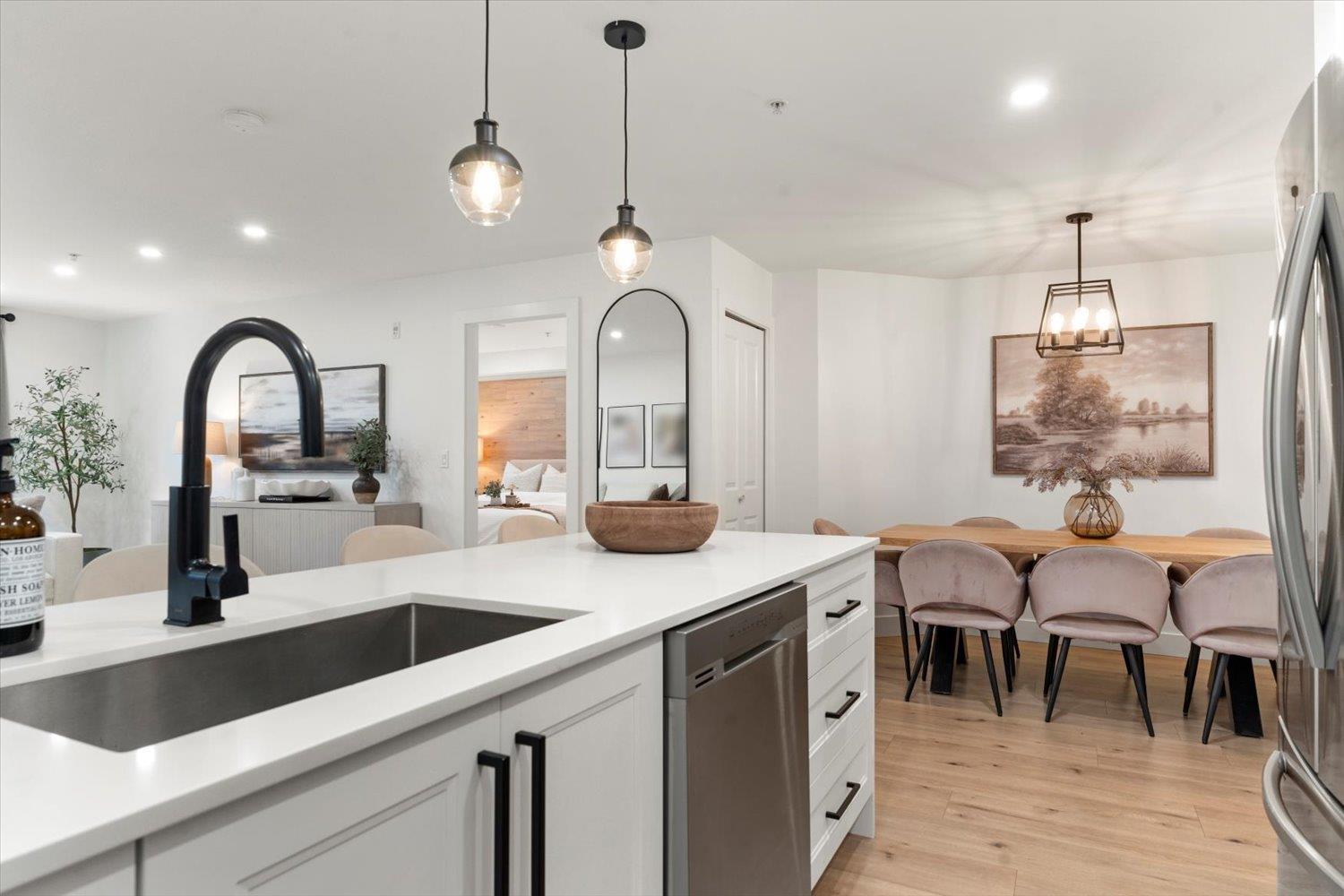 211 2581 Langdon Street, Abbotsford, British Columbia V2T 7A3 - Photo 6 - R3084506