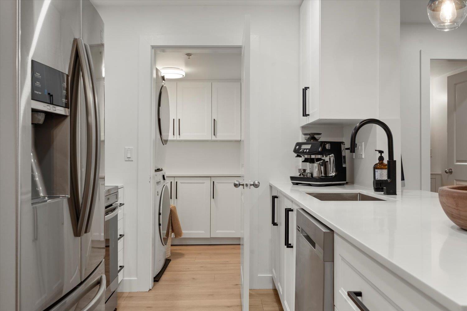 211 2581 Langdon Street, Abbotsford, British Columbia V2T 7A3 - Photo 4 - R3084506