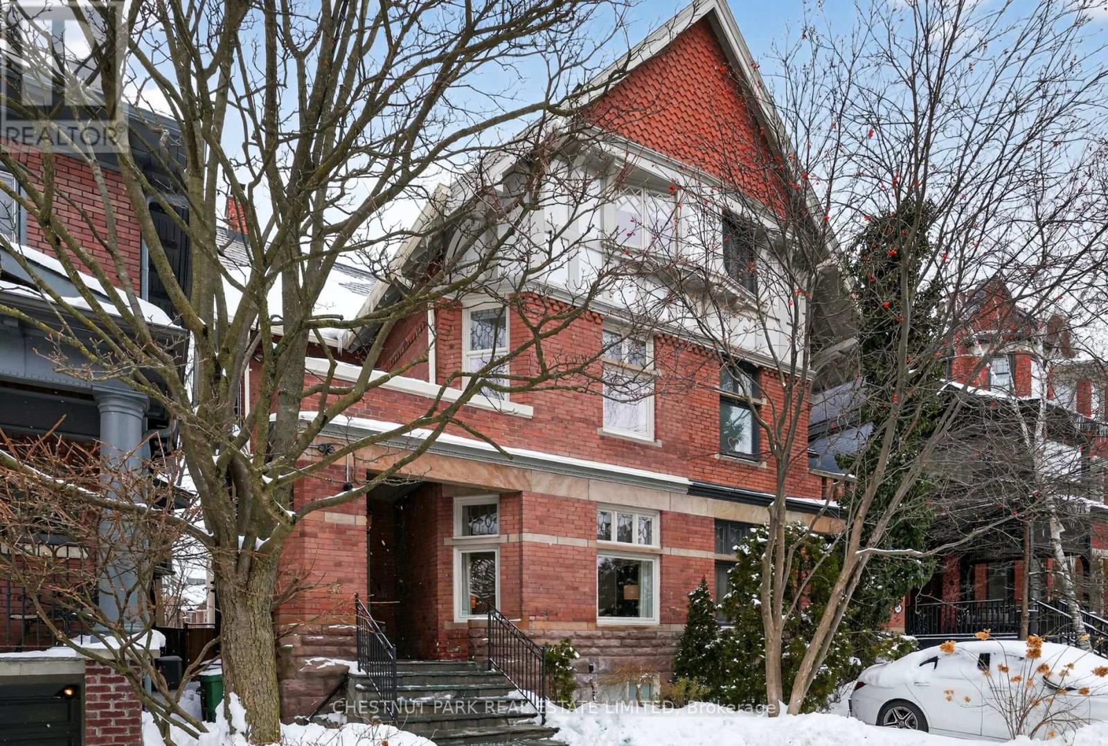 46 Admiral Road, Toronto, Ontario  M5R 2L5 - Photo 2 - C12739880