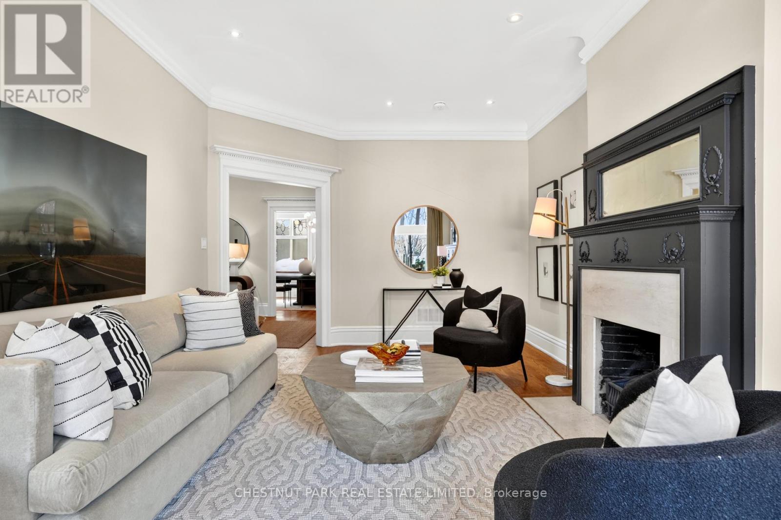 46 Admiral Road, Toronto, Ontario  M5R 2L5 - Photo 6 - C12739880