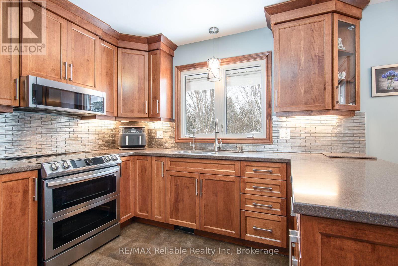 244 Elizabeth Street, Central Huron, Ontario  N0M 2H0 - Photo 25 - X12739700