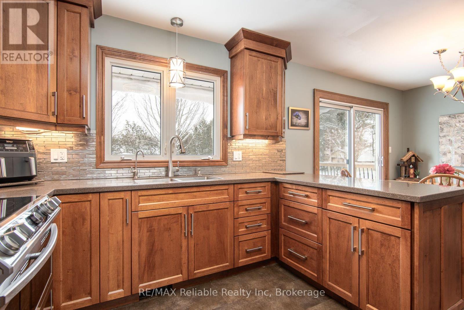 244 Elizabeth Street, Central Huron, Ontario  N0M 2H0 - Photo 24 - X12739700