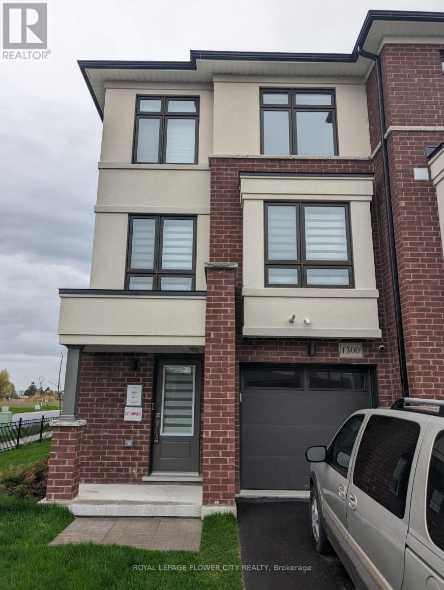 1300 Bradenton Path, Oshawa, Ontario  L1K 1A9 - Photo 2 - E12739928