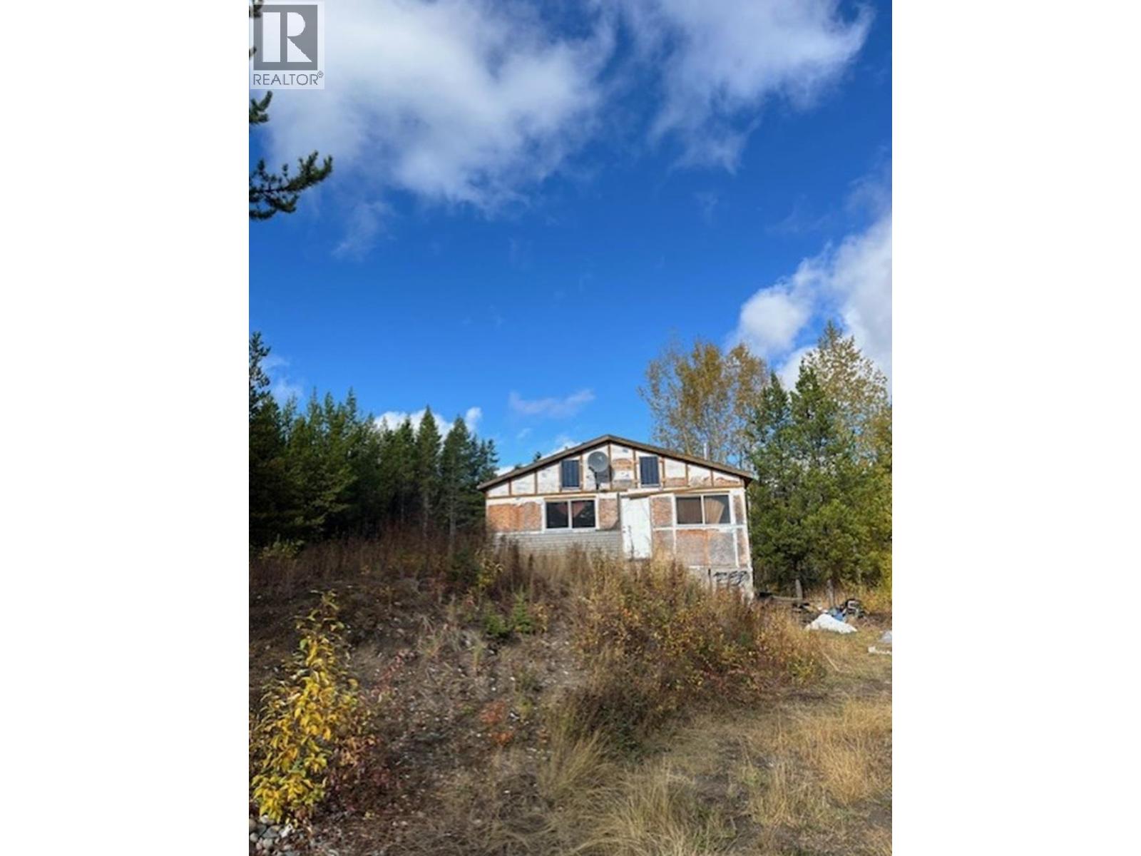 5147 SPOKIN LAKE ROAD, 150 Mile House, British Columbia