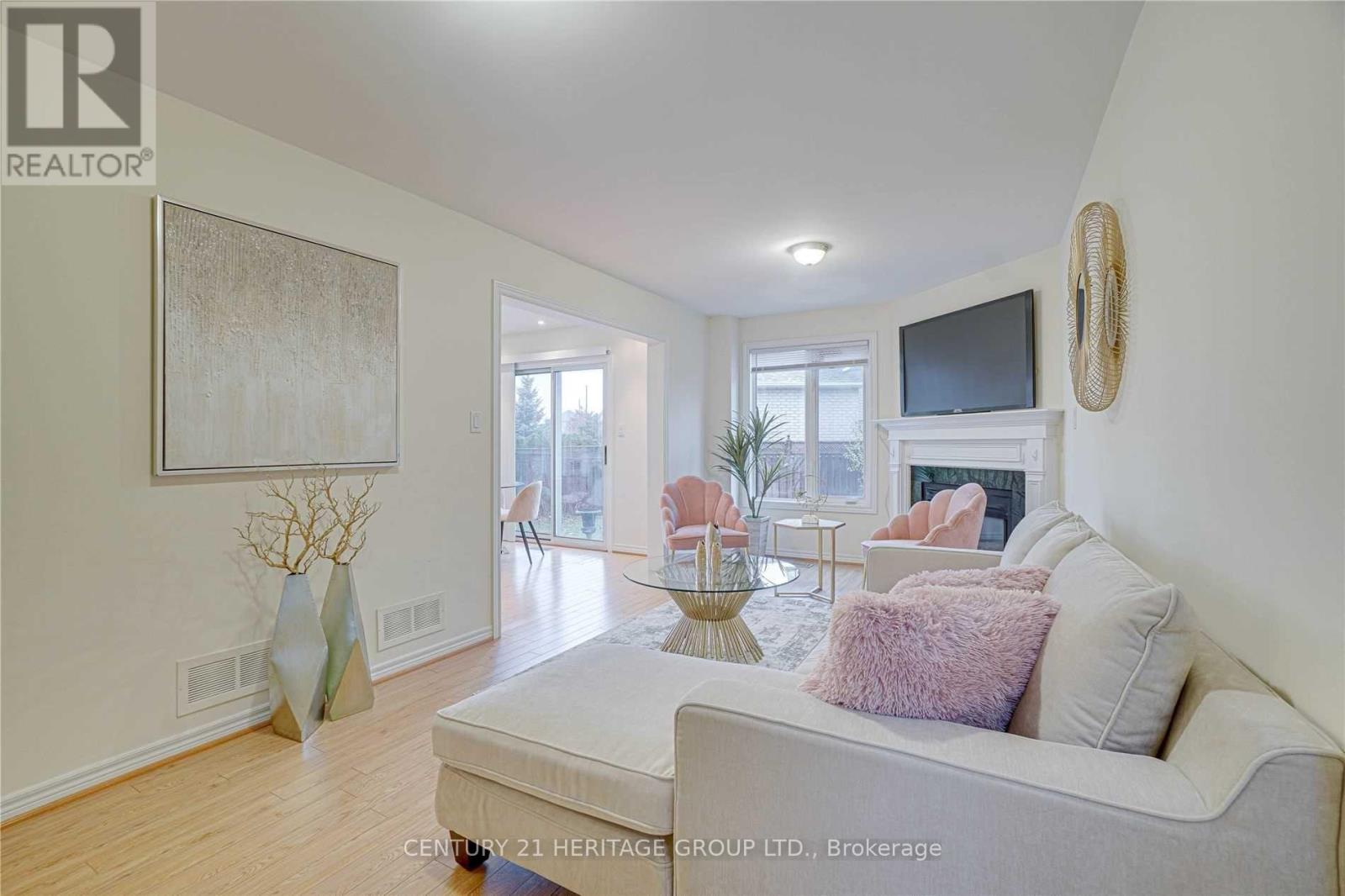 150 Ashton Drive, Vaughan, Ontario  L6A 2T8 - Photo 10 - N12739914