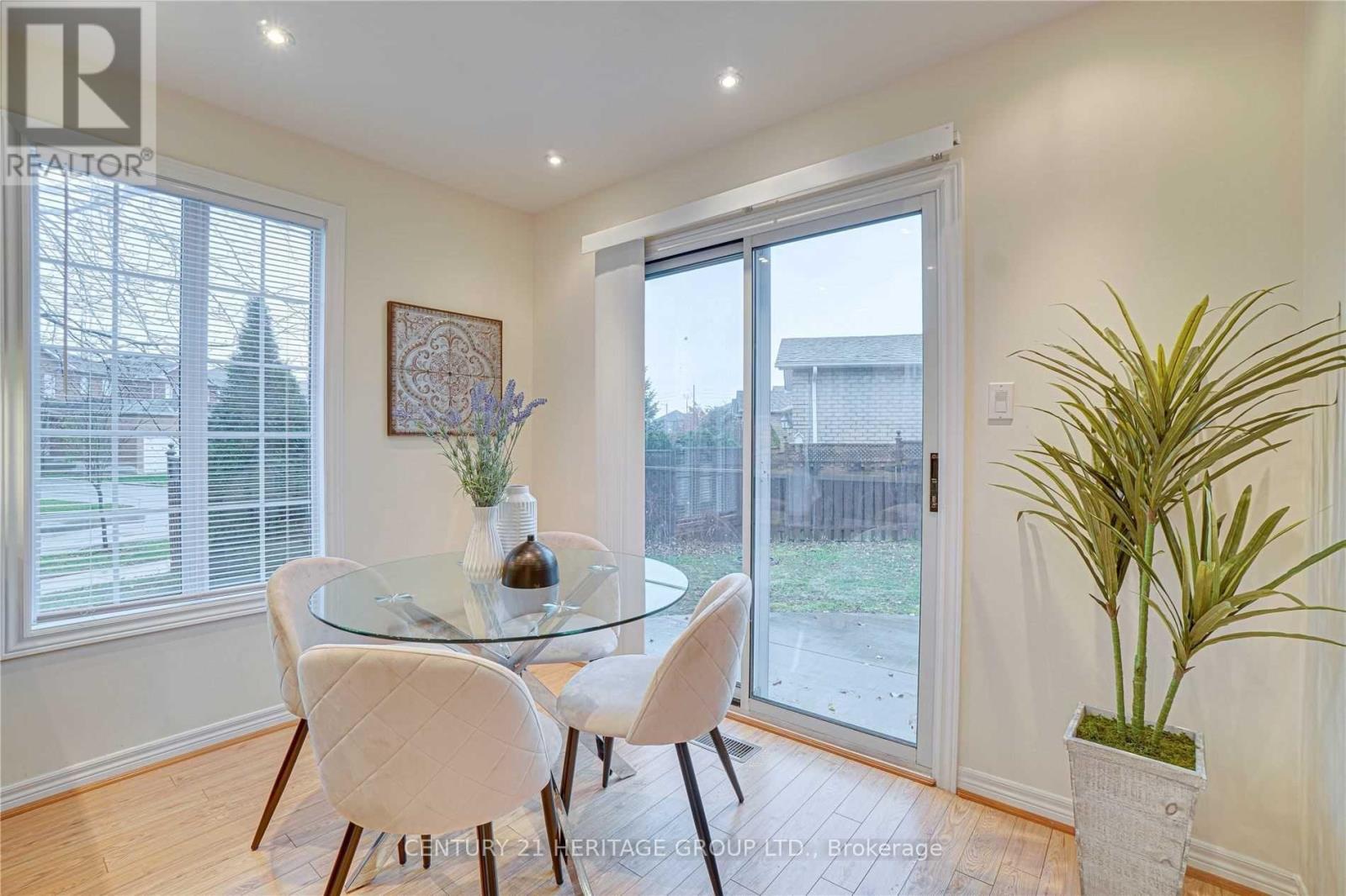 150 Ashton Drive, Vaughan, Ontario  L6A 2T8 - Photo 7 - N12739914