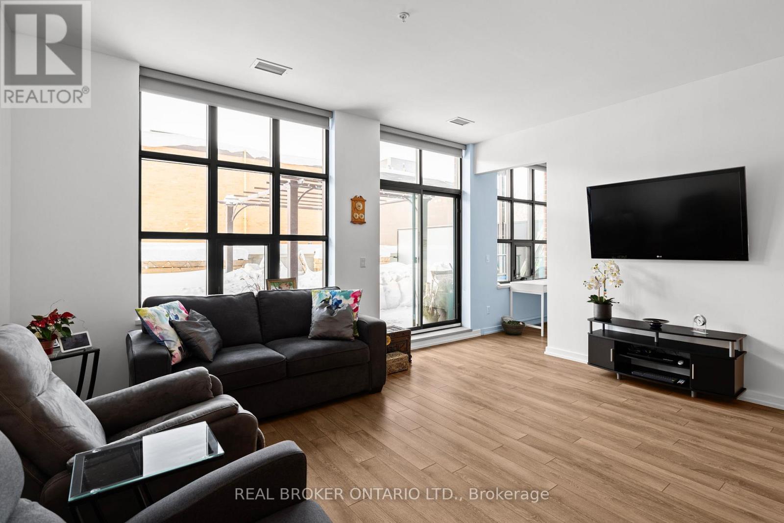 203 - 21 Matchedash Street S, Orillia, Ontario  L3V 4W4 - Photo 12 - S12739868