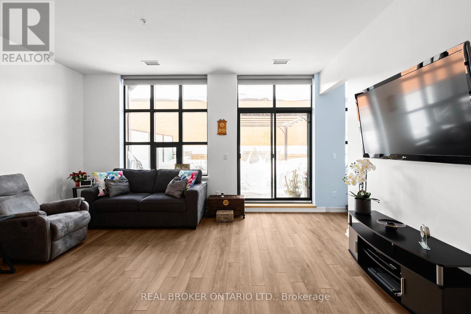 203 - 21 Matchedash Street S, Orillia, Ontario  L3V 4W4 - Photo 13 - S12739868