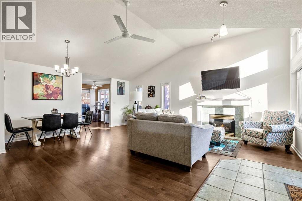 830 Westmount Drive, Strathmore, Alberta  T1P 1A9 - Photo 2 - A2281201