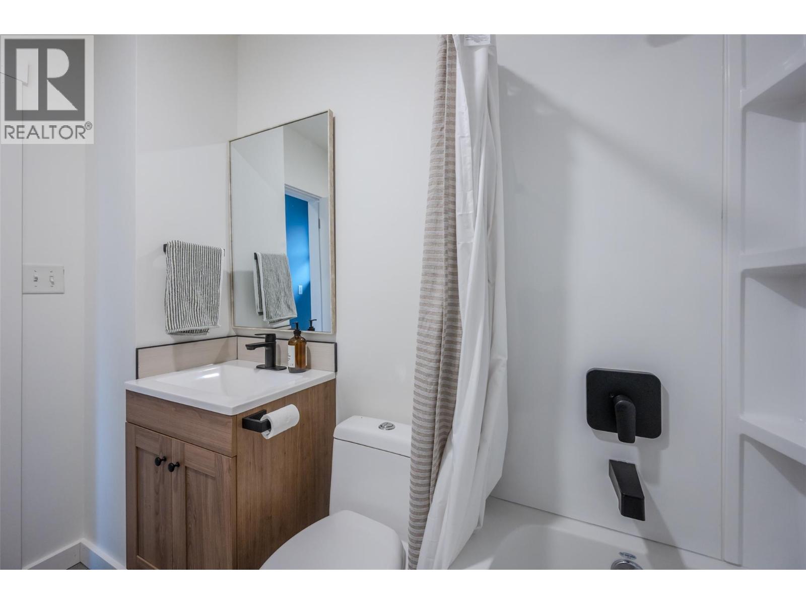 6470 Hollow Street, Oliver, British Columbia  V0H 1T0 - Photo 24 - 10374175