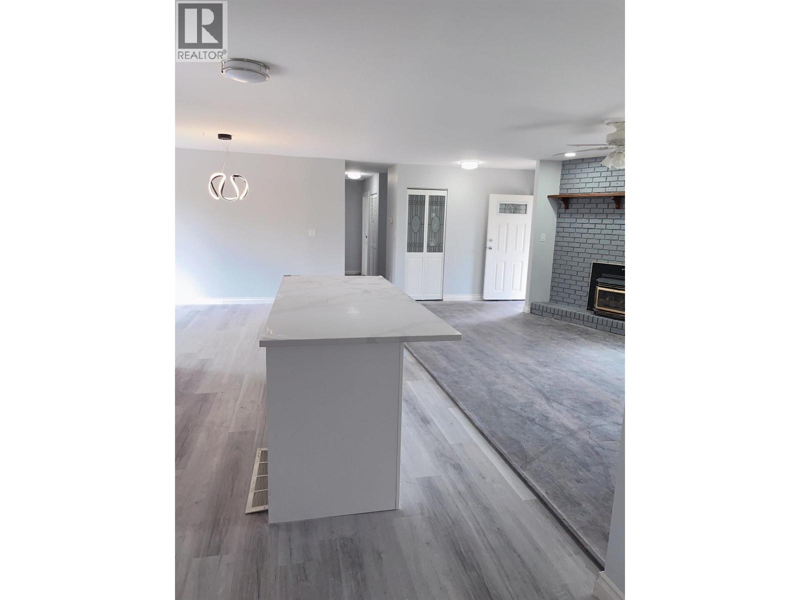 20583 Dewdney Trunk Road, Maple Ridge, British Columbia  V2X 3E2 - Photo 6 - R3073334