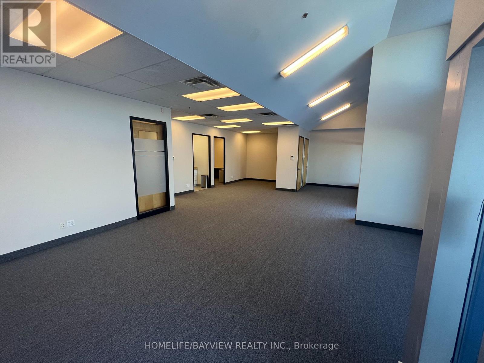 134-135 - 2550 Matheson Boulevard, Mississauga, Ontario  L4W 4Z1 - Photo 4 - W12739848