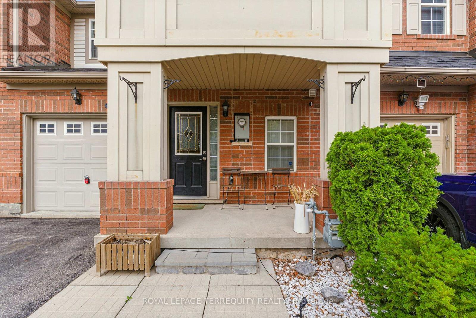 1117 Riddell Crescent, Milton, Ontario  L9T 6Y2 - Photo 3 - W12739856