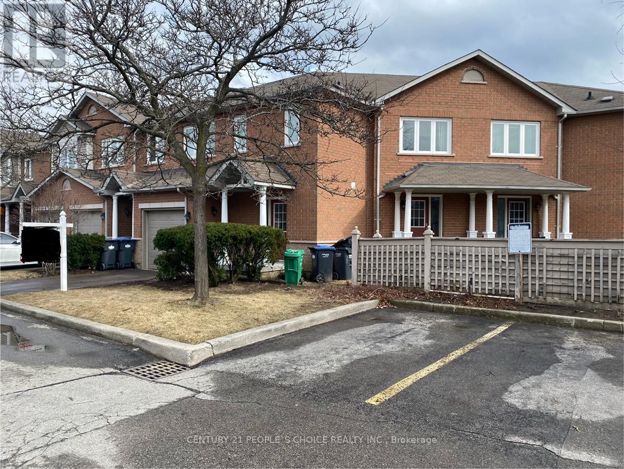 52 - 833 Scollard Court, Mississauga, Ontario  L5V 2B4 - Photo 2 - W12739906