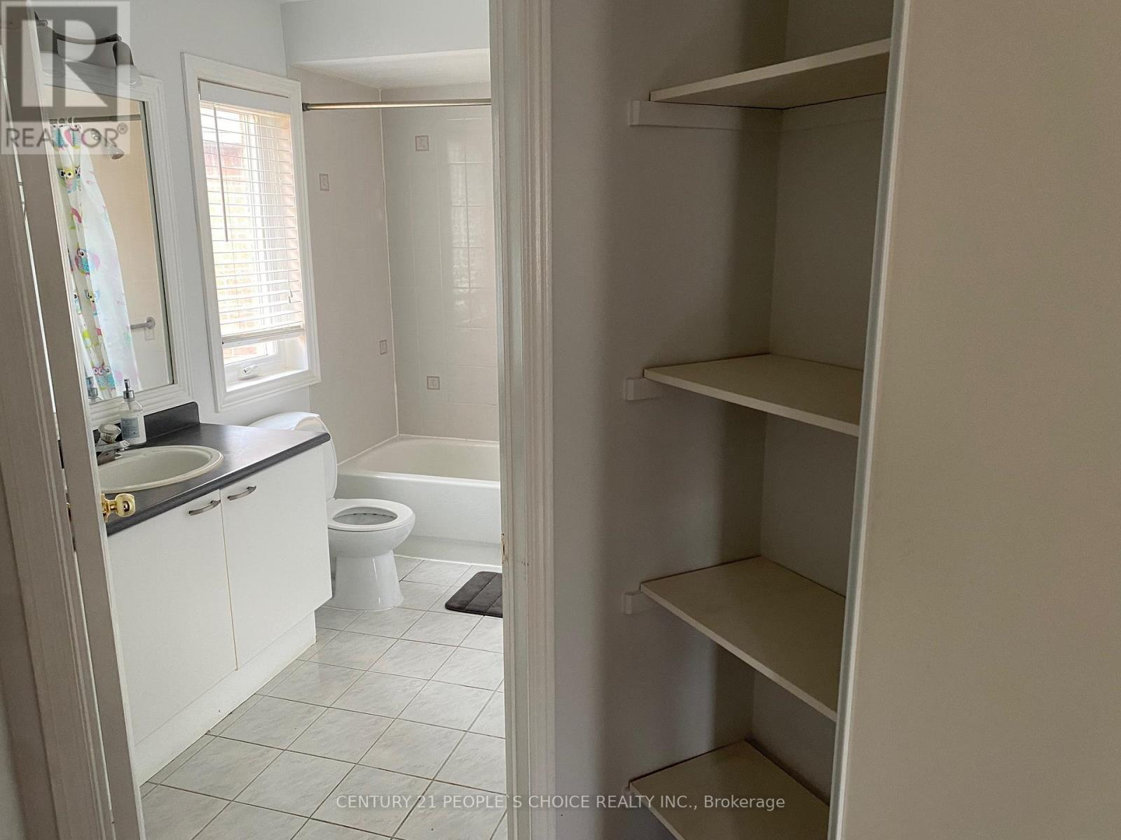 52 - 833 Scollard Court, Mississauga, Ontario  L5V 2B4 - Photo 7 - W12739906