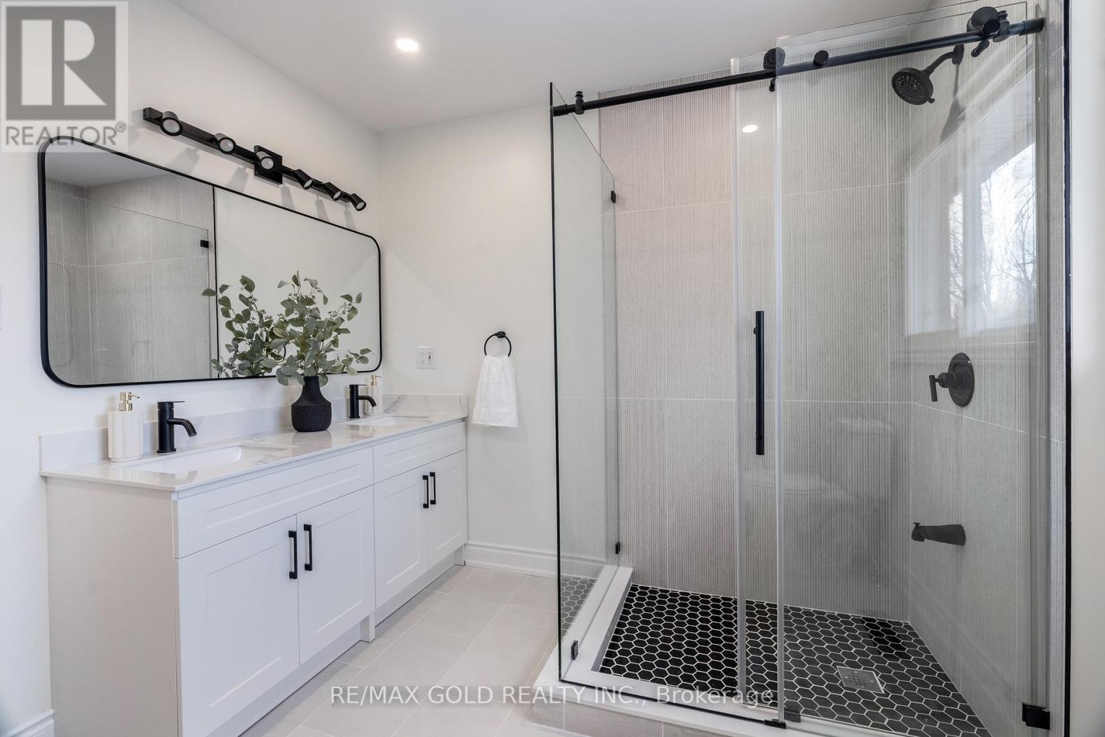 1138 Sawgrass Crescent, Mississauga, Ontario  L5C 3V4 - Photo 29 - W12739916