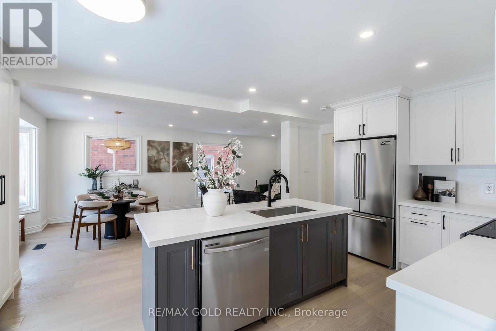 1138 Sawgrass Crescent, Mississauga, Ontario  L5C 3V4 - Photo 6 - W12739916