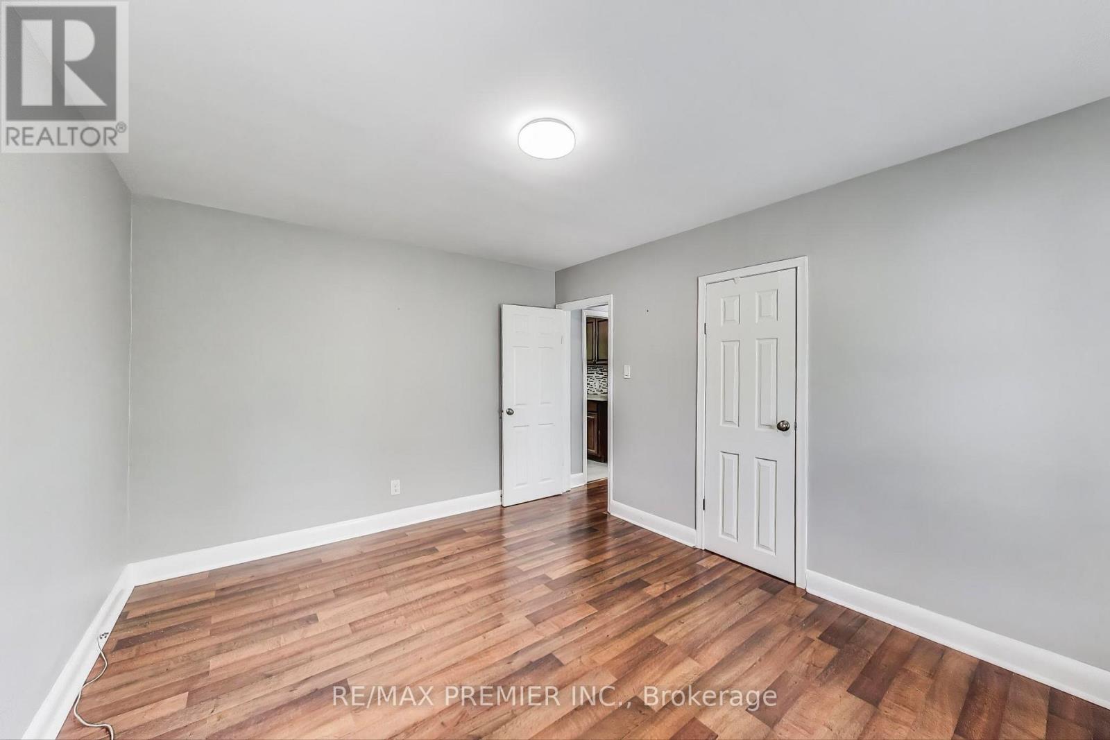 5 Golfdale Road, Barrie, Ontario  L4N 6R5 - Photo 13 - S12453266