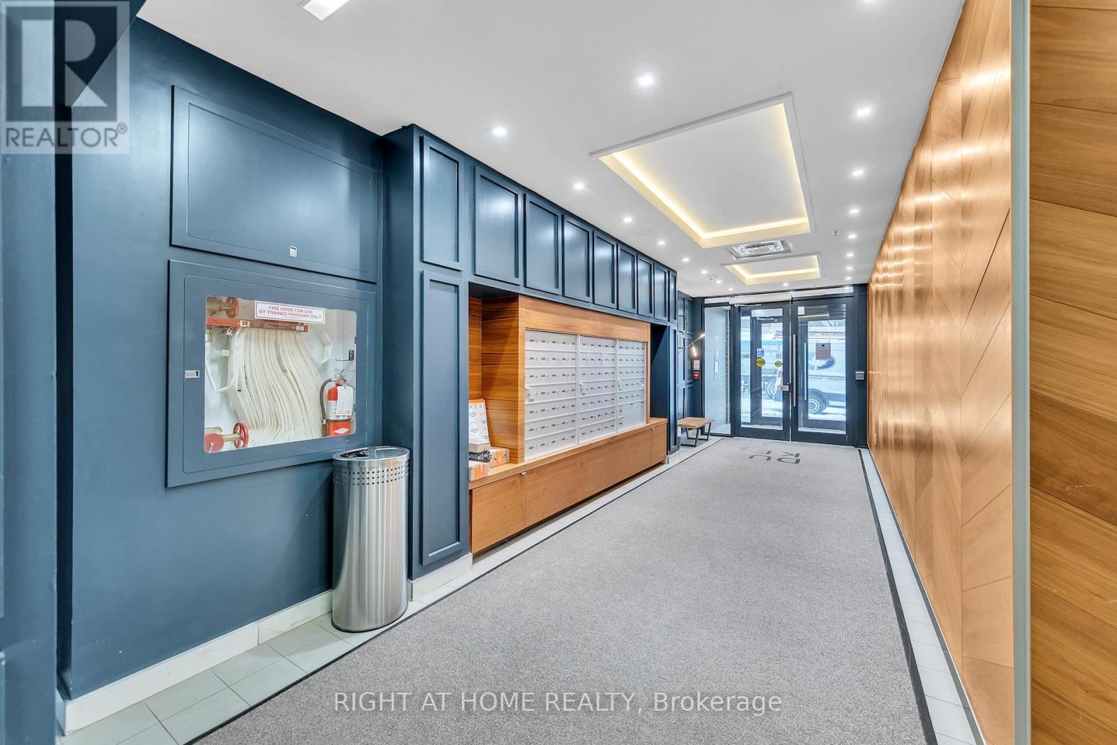 613 - 530 Indian Grove, Toronto, Ontario  M6P 0B3 - Photo 38 - W12734470