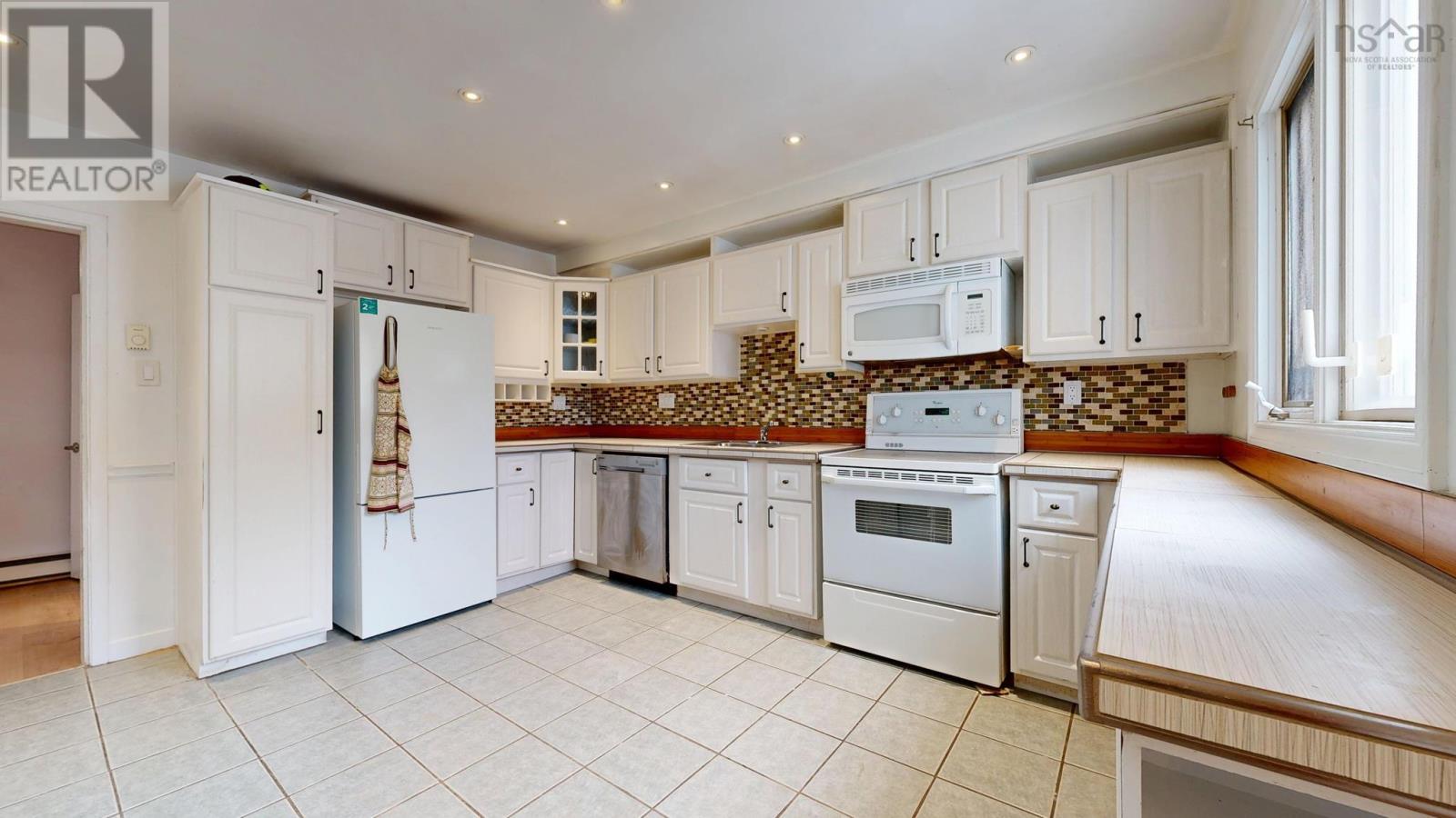 3681 High Street, Halifax Peninsula, Nova Scotia  B3K 4Y8 - Photo 11 - 202600330