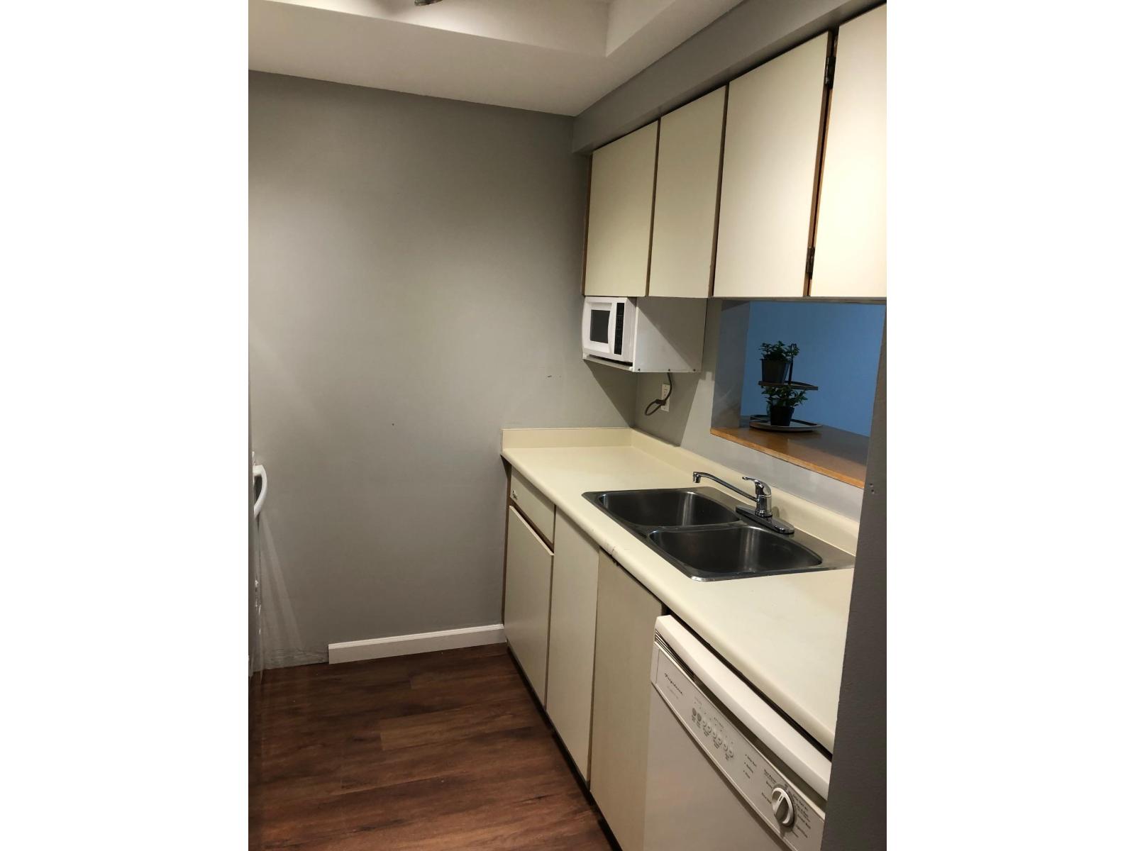 210 9635 121 Street, Surrey, British Columbia V3V 7L8 - Photo 4 - R3083862