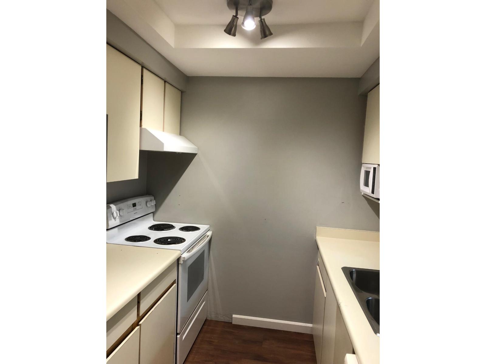 210 9635 121 Street, Surrey, British Columbia V3V 7L8 - Photo 3 - R3083862