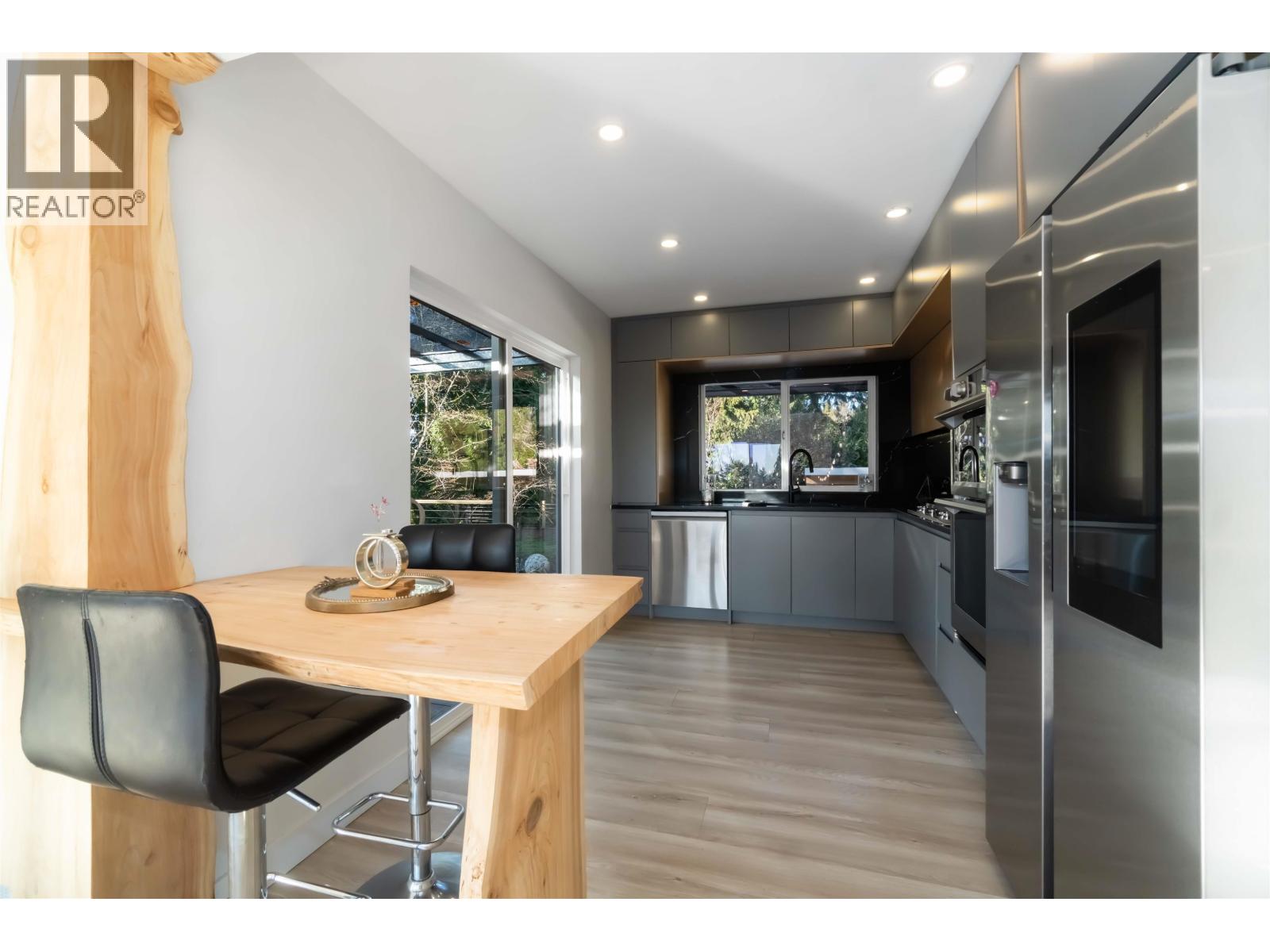 3837 Sunnycrest Drive, North Vancouver, British Columbia  V7R 3C5 - Photo 6 - R3084561