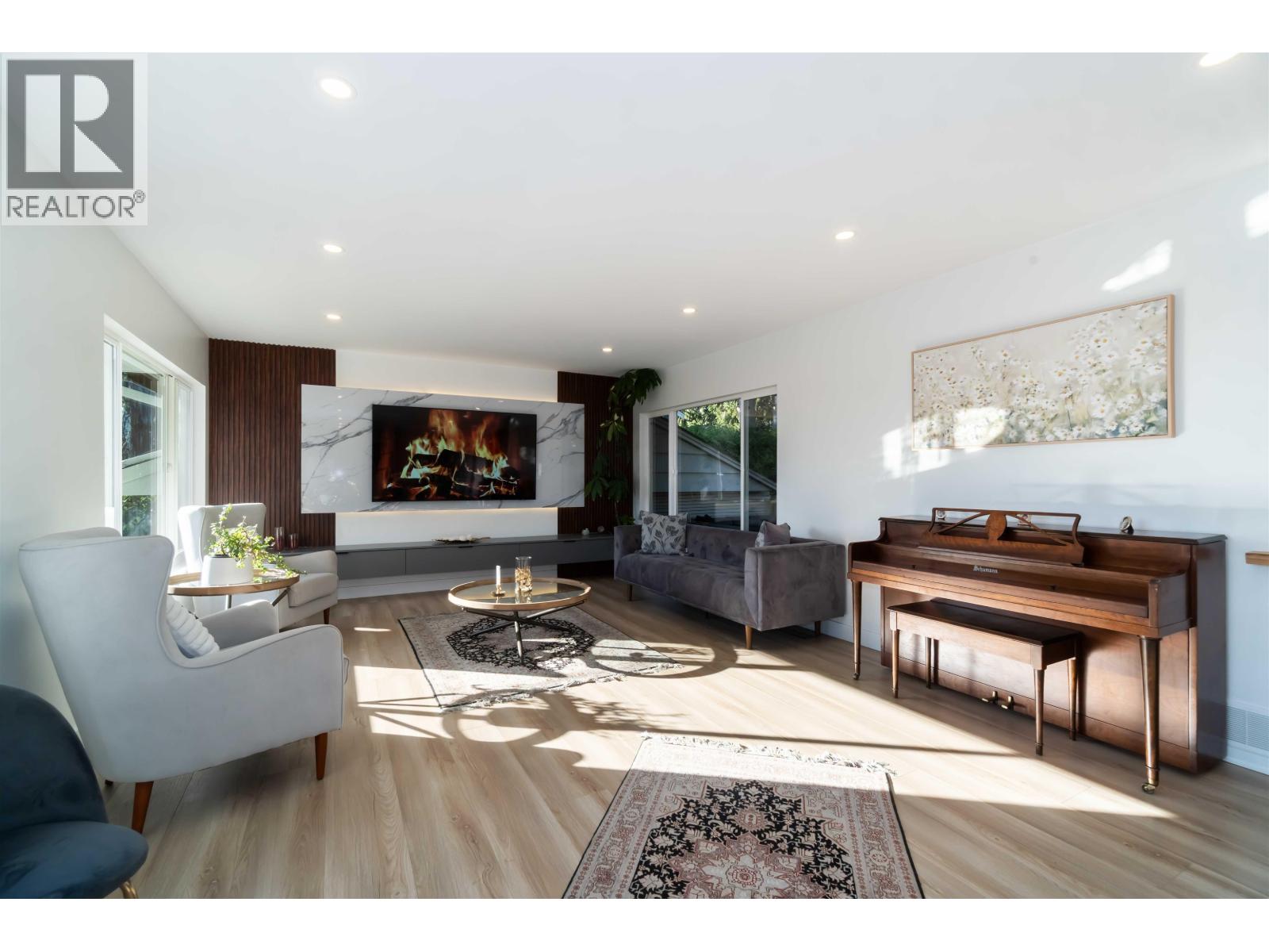 3837 Sunnycrest Drive, North Vancouver, British Columbia  V7R 3C5 - Photo 10 - R3084561