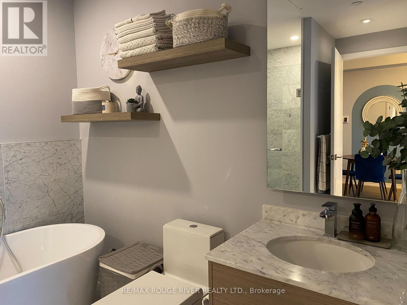 2411 - 488 University Avenue, Toronto, Ontario  M5G 0C1 - Photo 17 - C12700488