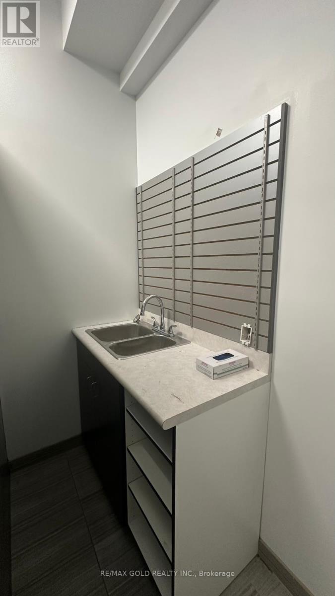 128 Inspire Boulevard, Brampton, Ontario  L6R 3X8 - Photo 6 - W12709466