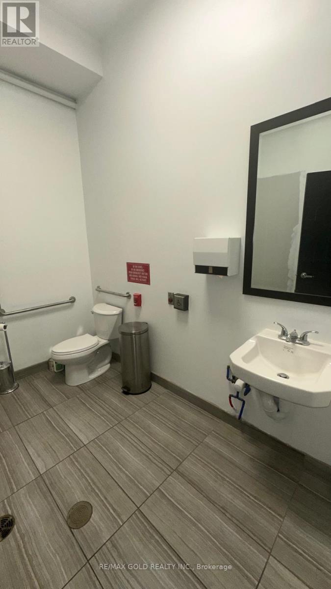 128 Inspire Boulevard, Brampton, Ontario  L6R 3X8 - Photo 8 - W12709466