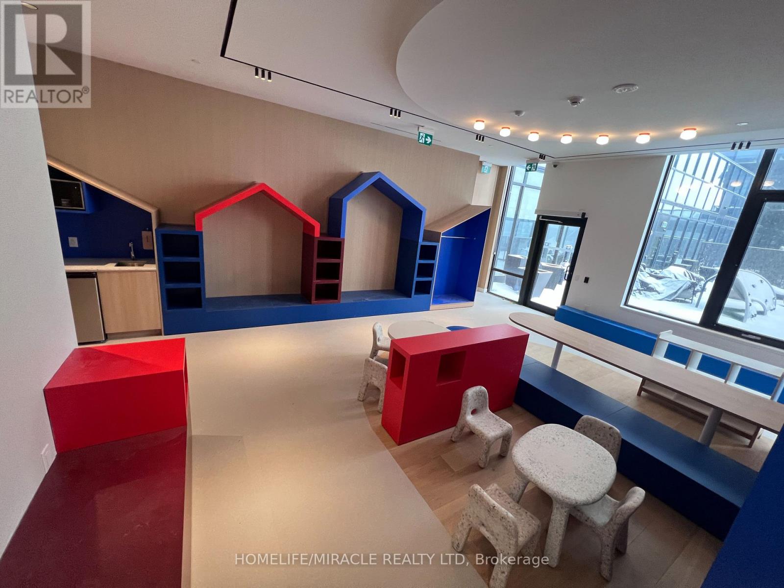 4004 - 395 Square One Drive, Mississauga, Ontario  L5B 0P6 - Photo 35 - W12739270