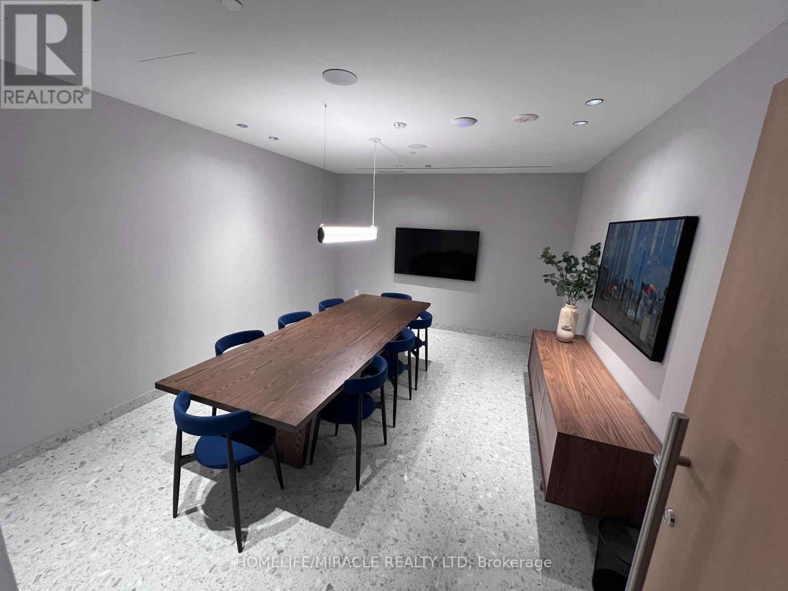 4004 - 395 Square One Drive, Mississauga, Ontario  L5B 0P6 - Photo 37 - W12739270