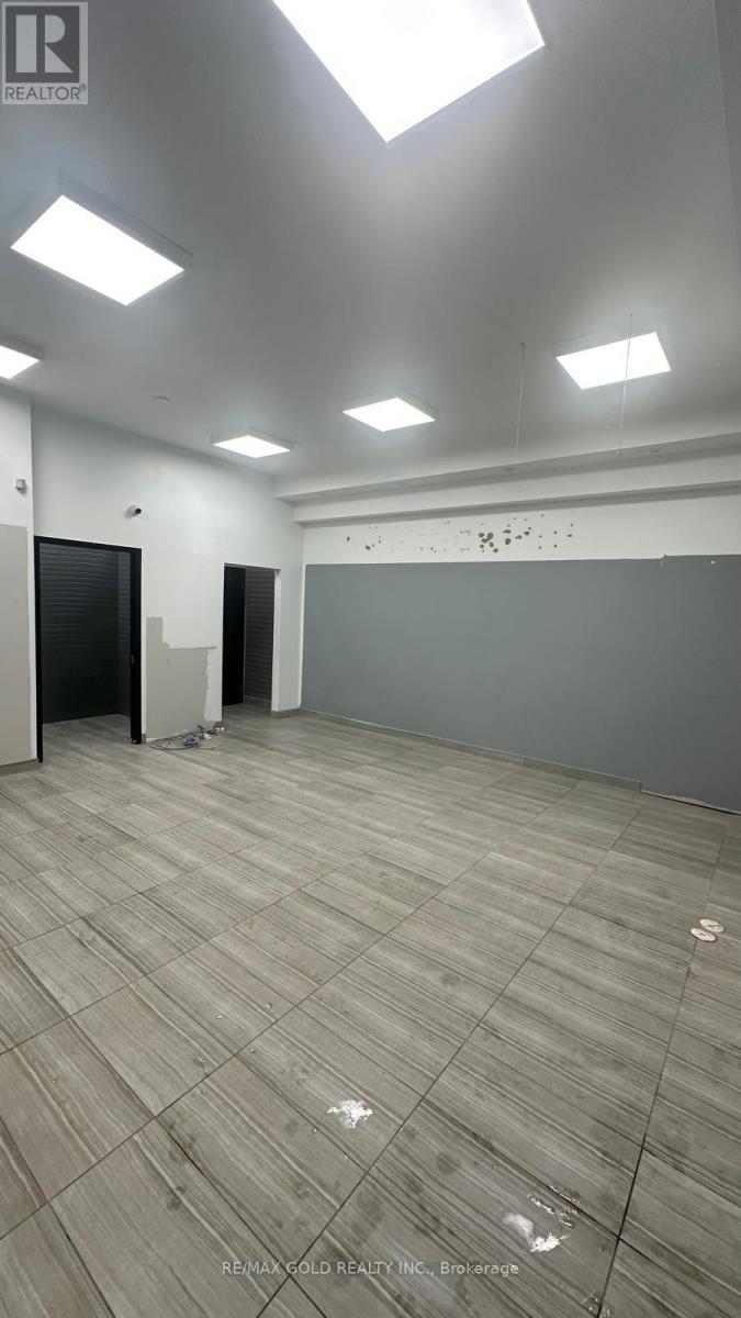 128 Inspire Boulevard, Brampton, Ontario  L6R 3X8 - Photo 7 - W12709466