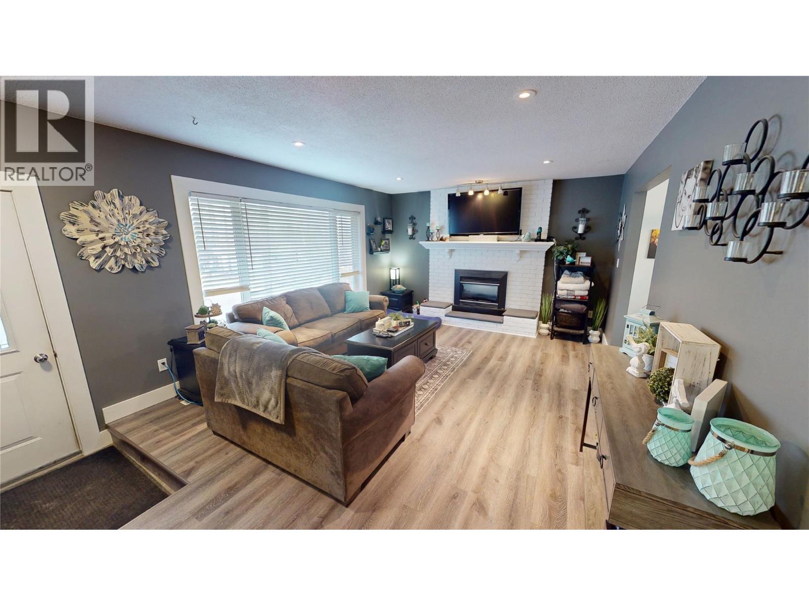 304 30th Avenue S, Cranbrook, British Columbia  V1C 5M9 - Photo 3 - 10374257