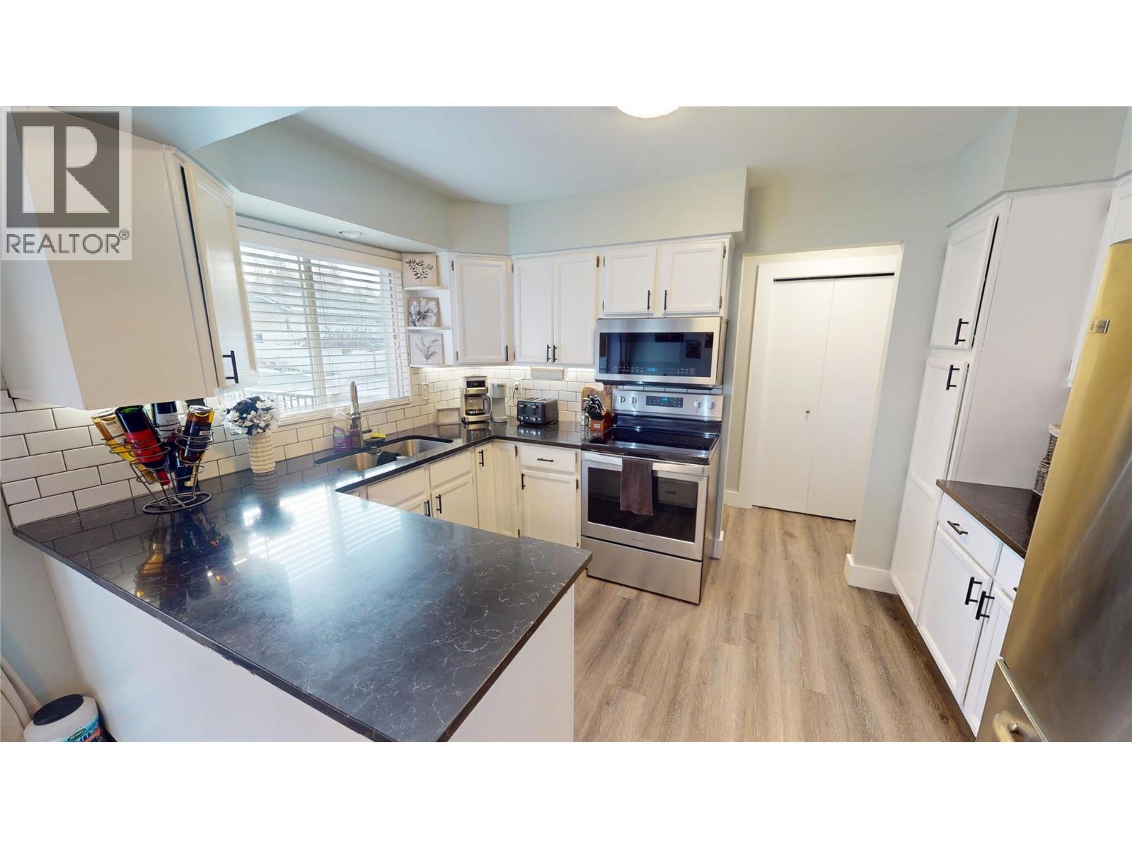 304 30th Avenue S, Cranbrook, British Columbia  V1C 5M9 - Photo 9 - 10374257