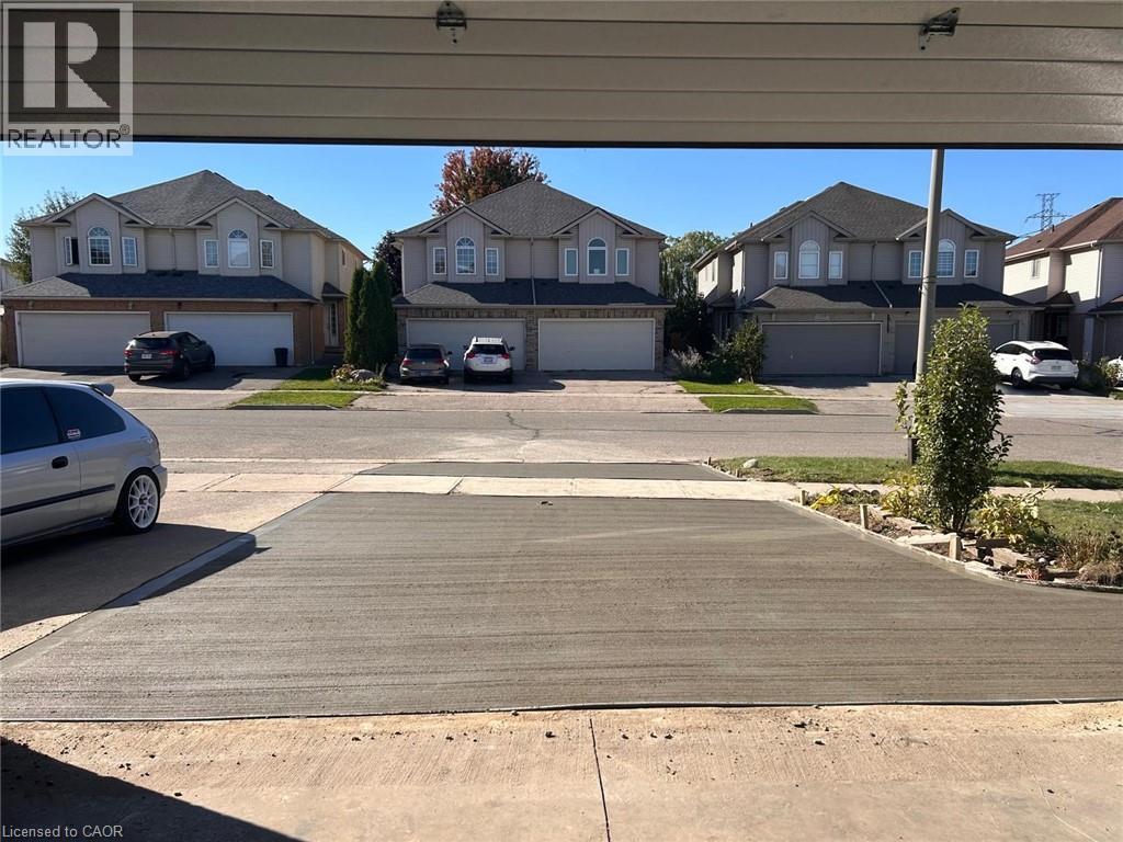 154 Snowdrop Crescent, Kitchener, Ontario  N2E 4G7 - Photo 2 - 40801569