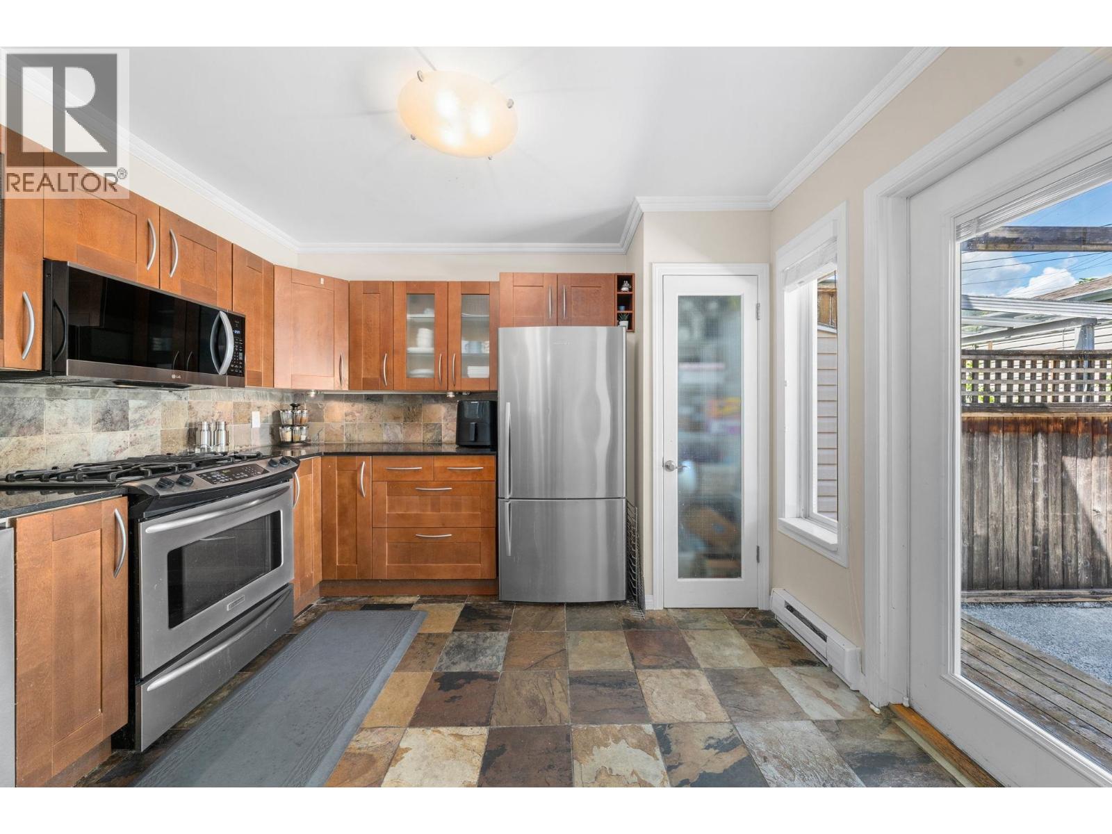 2 460 W 6th Street, North Vancouver, British Columbia  V7M 1K9 - Photo 16 - R3053135