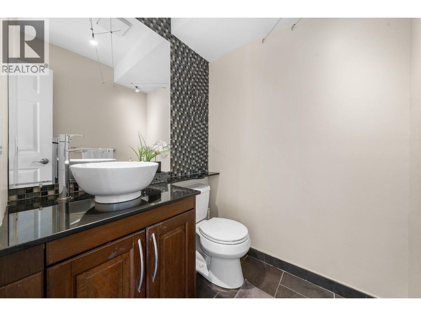 2 460 W 6th Street, North Vancouver, British Columbia  V7M 1K9 - Photo 17 - R3053135