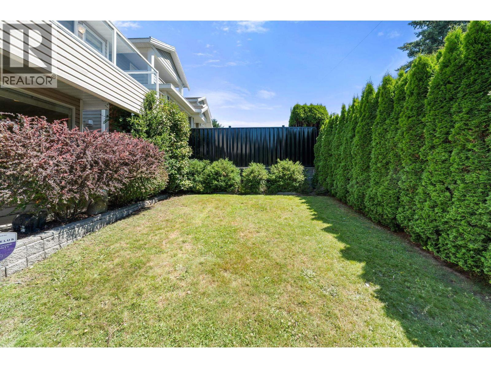 2 460 W 6th Street, North Vancouver, British Columbia  V7M 1K9 - Photo 2 - R3053135