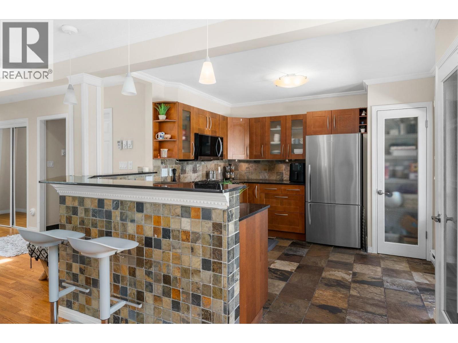 2 460 W 6th Street, North Vancouver, British Columbia  V7M 1K9 - Photo 13 - R3053135