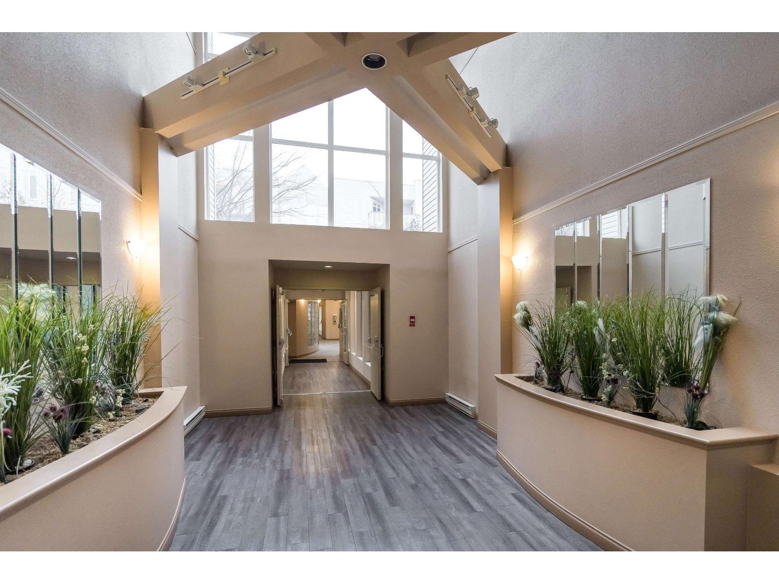 204 32075 George Ferguson Way, Abbotsford, British Columbia  V2T 2K7 - Photo 4 - R3084347