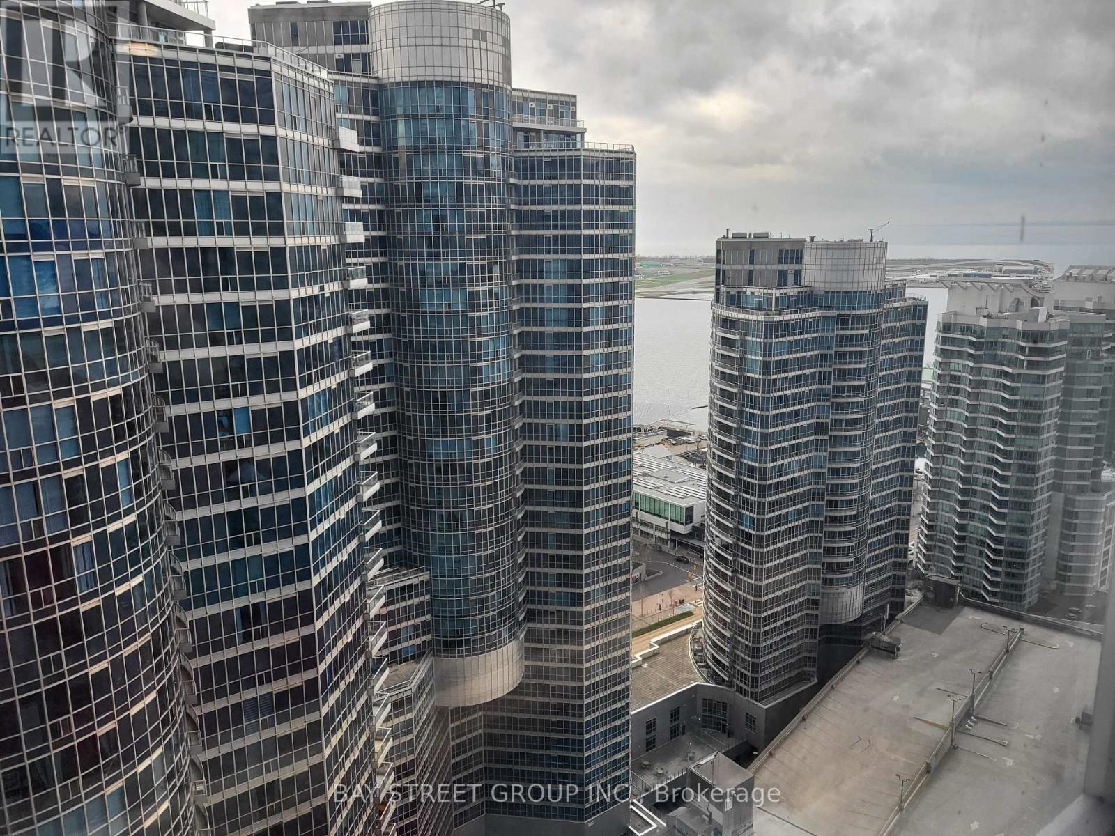 3307 - 10 York Street, Toronto, Ontario  M5J 0E1 - Photo 2 - C12739972