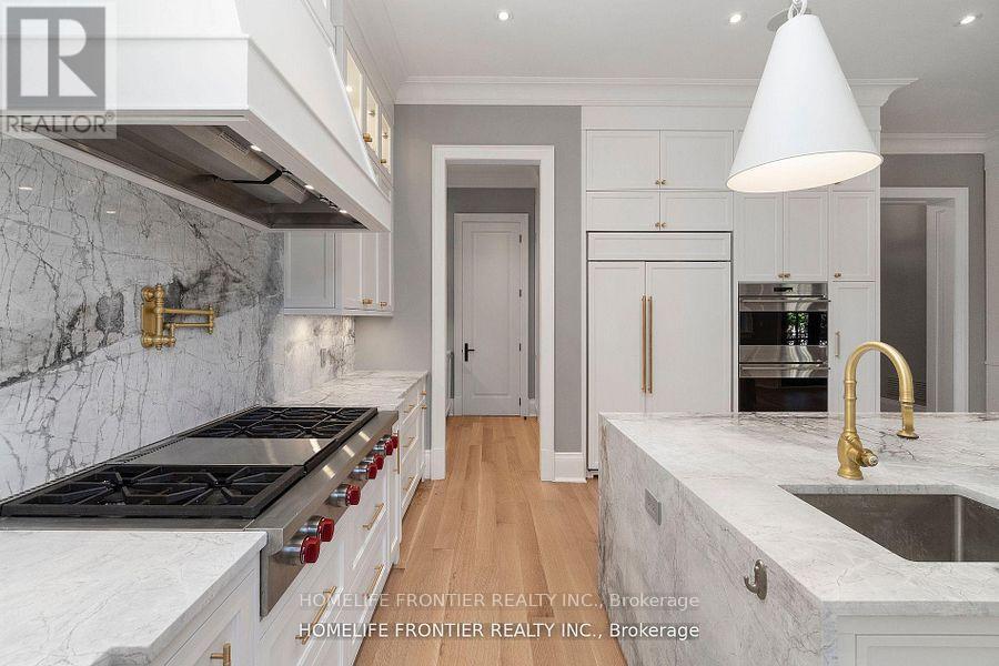 8 Vesta Drive, Toronto, Ontario  M5P 2Z5 - Photo 11 - C12740056