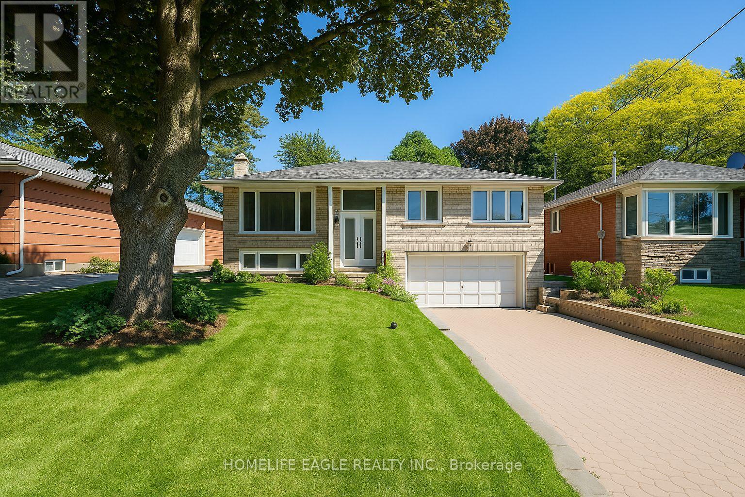 UPPER - 33 SUMNER HEIGHTS, Toronto, Ontario