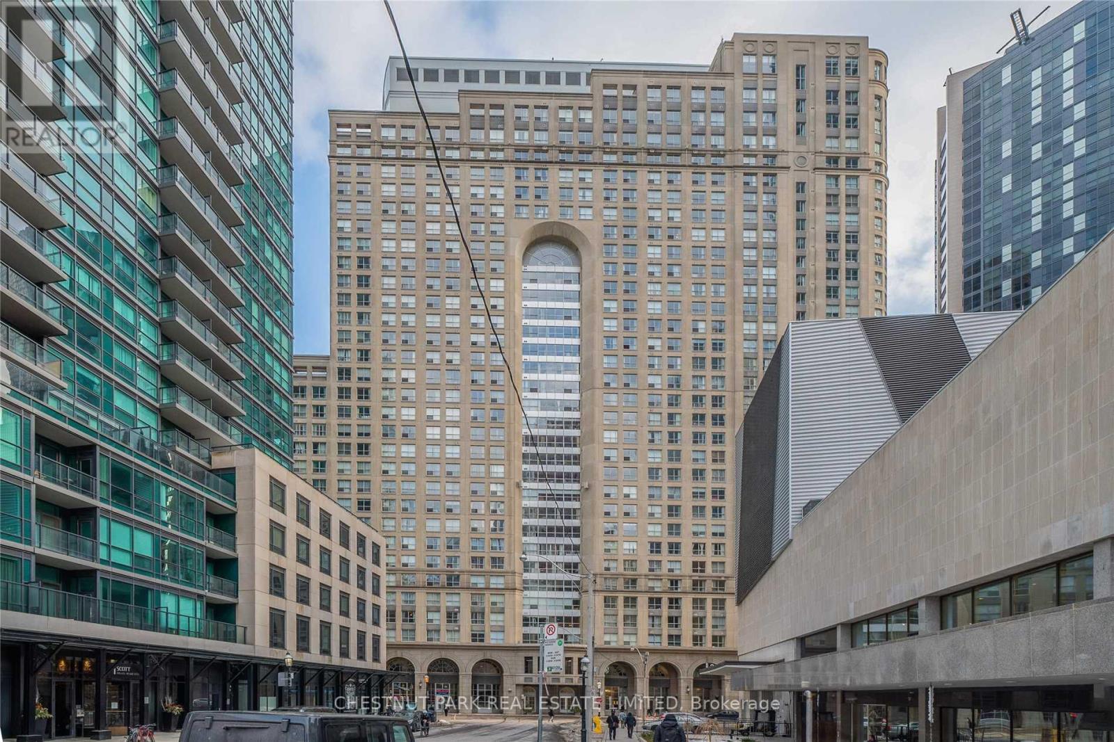 2107 - 25 The Esplanade, Toronto, Ontario  M5E 1W5 - Photo 2 - C12740092