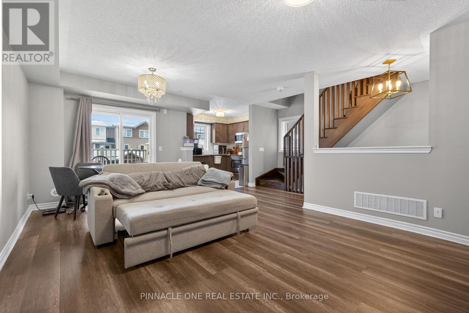 14 Nearco Crescent, Oshawa, Ontario  L1L 0J4 - Photo 8 - E12740082